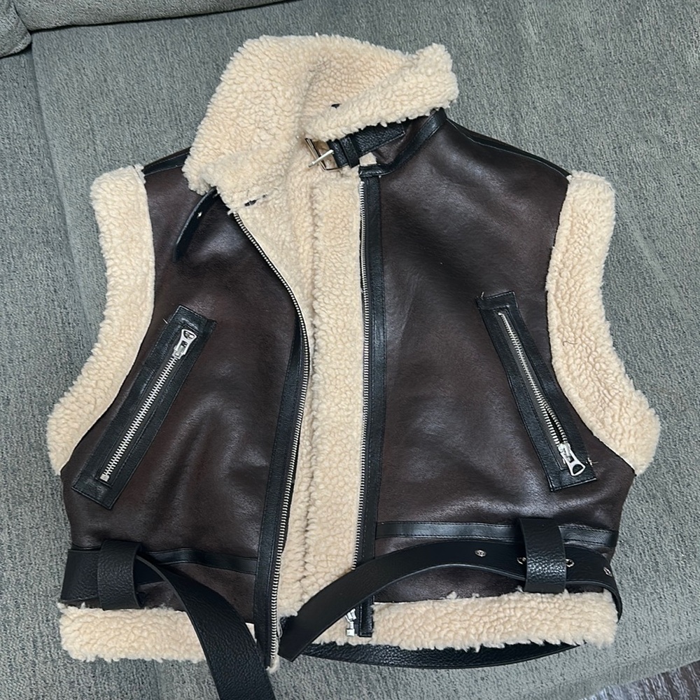 Fleece Faux Leather Zipper Belted Vest